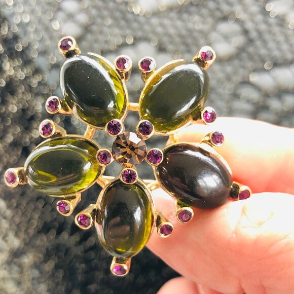 Vintage Brooch Gold Tone Green Stone Flower - Picture 1 of 5